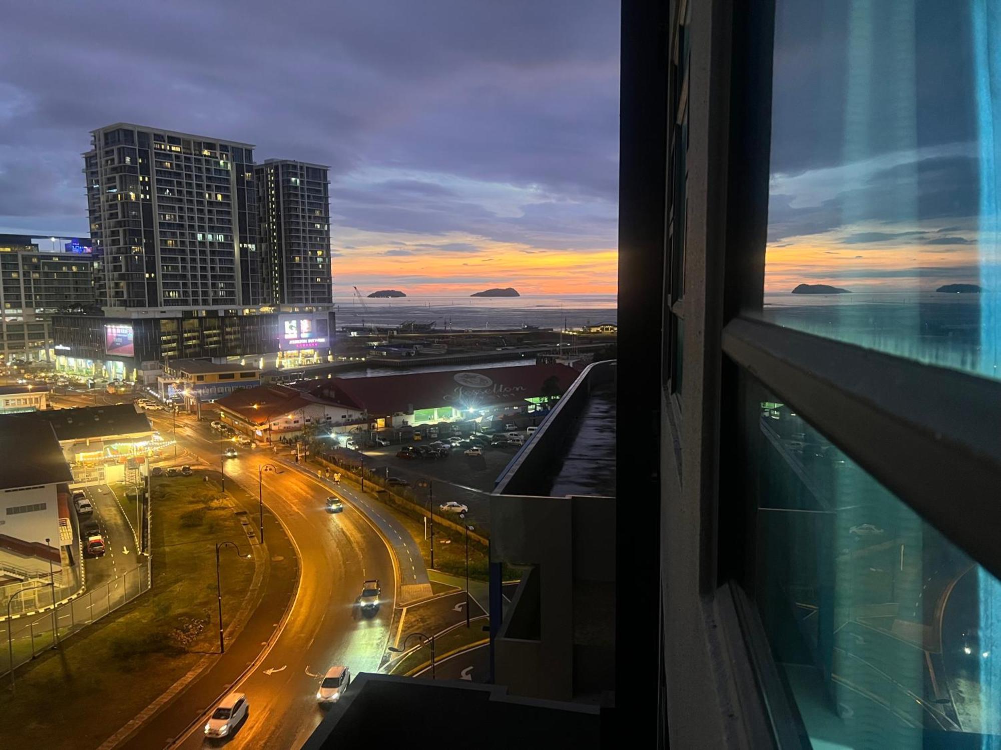 Apartment Botiza At Jesselton Quay *